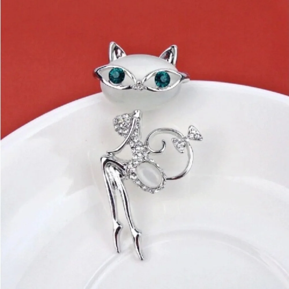 Opal And Rhinestone Sexy Cat Brooch - Picture 2 of 4